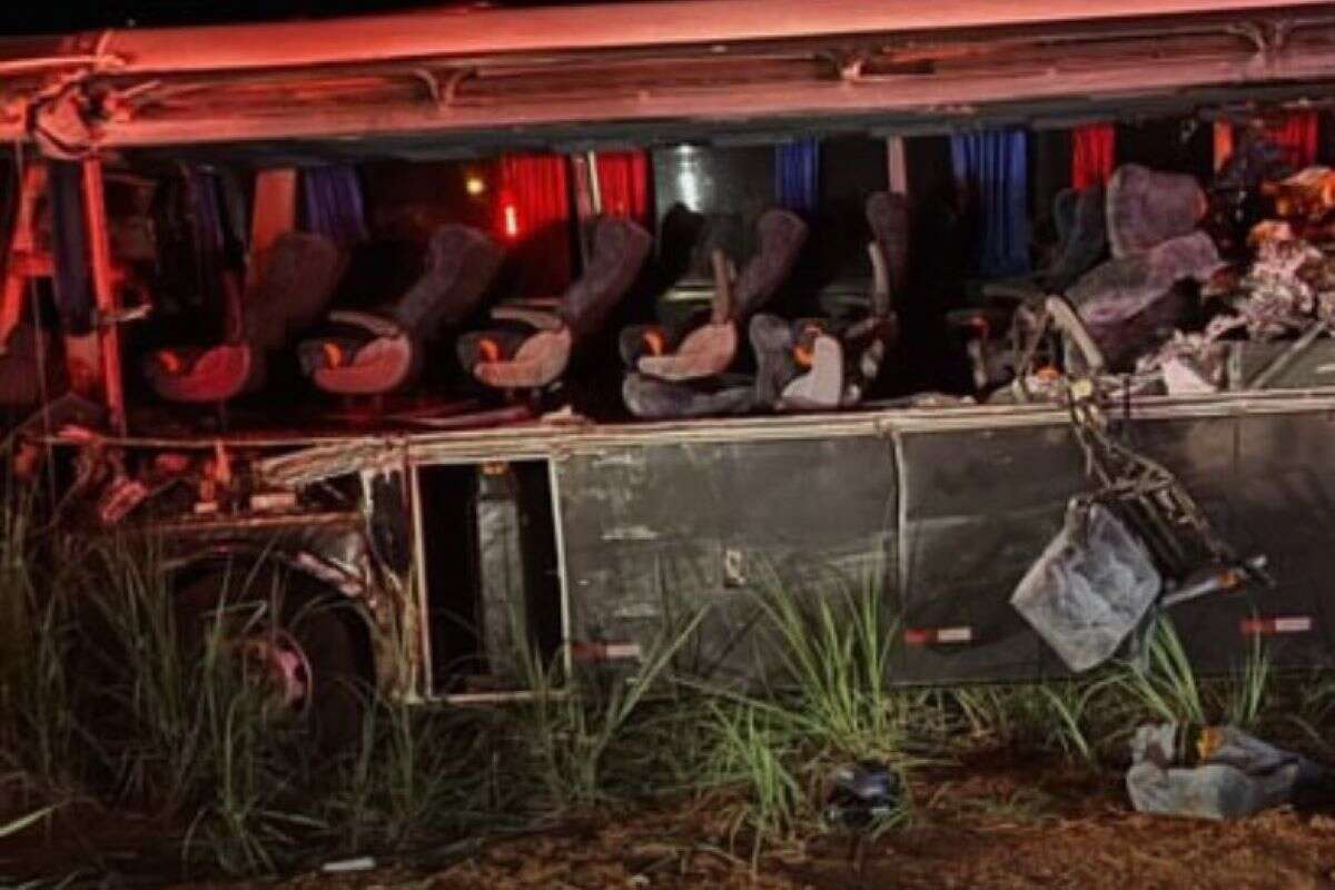 Acidente com 12 mortos: ônibus mudou trajeto devido a obras em ponte