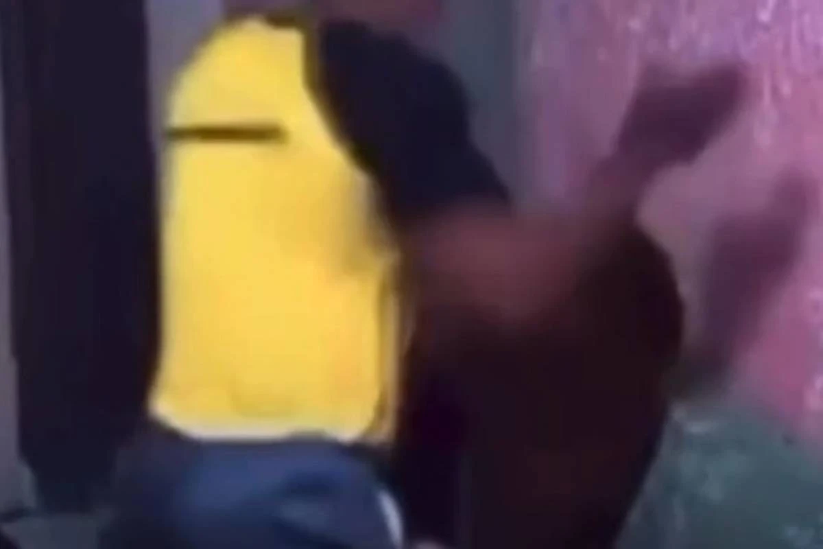 Vídeo: fisiculturista esgana e ataca ex com vários socos em clínica
