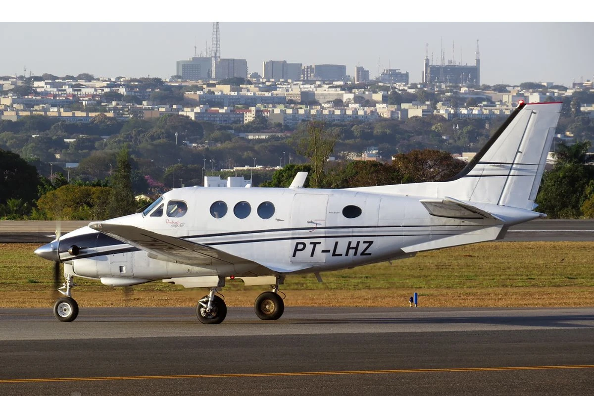 Qual é o modelo do avião que voou em círculos sobre aeroporto em SP