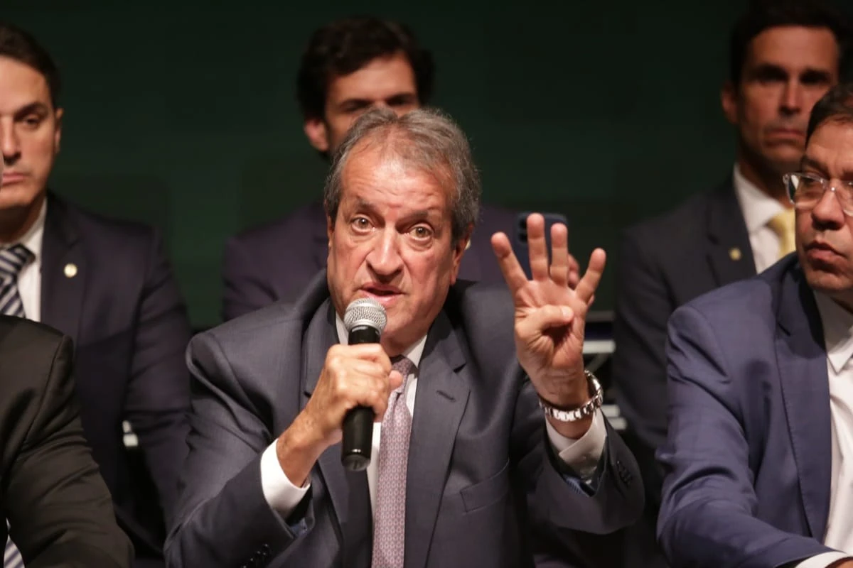Valdemar: “Tenho certeza que o Eduardo está trabalhando para o pai”