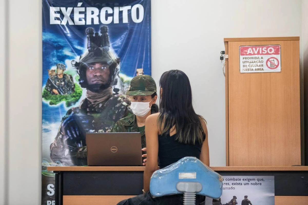 Primeiras voluntárias do alistamento militar passam por seleção no DF