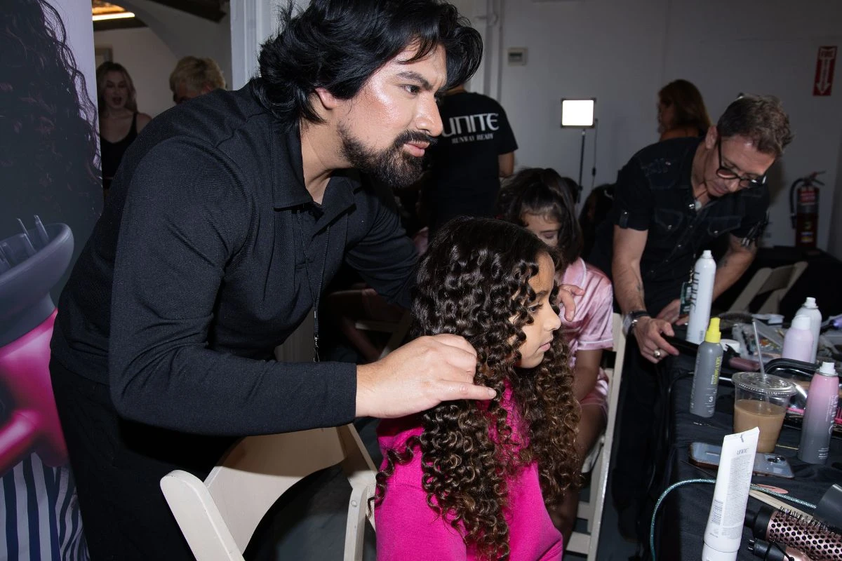 Dream Kardashian, filha de Rob Kardashian, desfila durante o NYFW