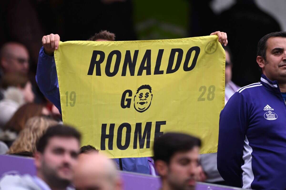 Torcida de time de Ronaldo pede reembolso após goleada de 7 x 1