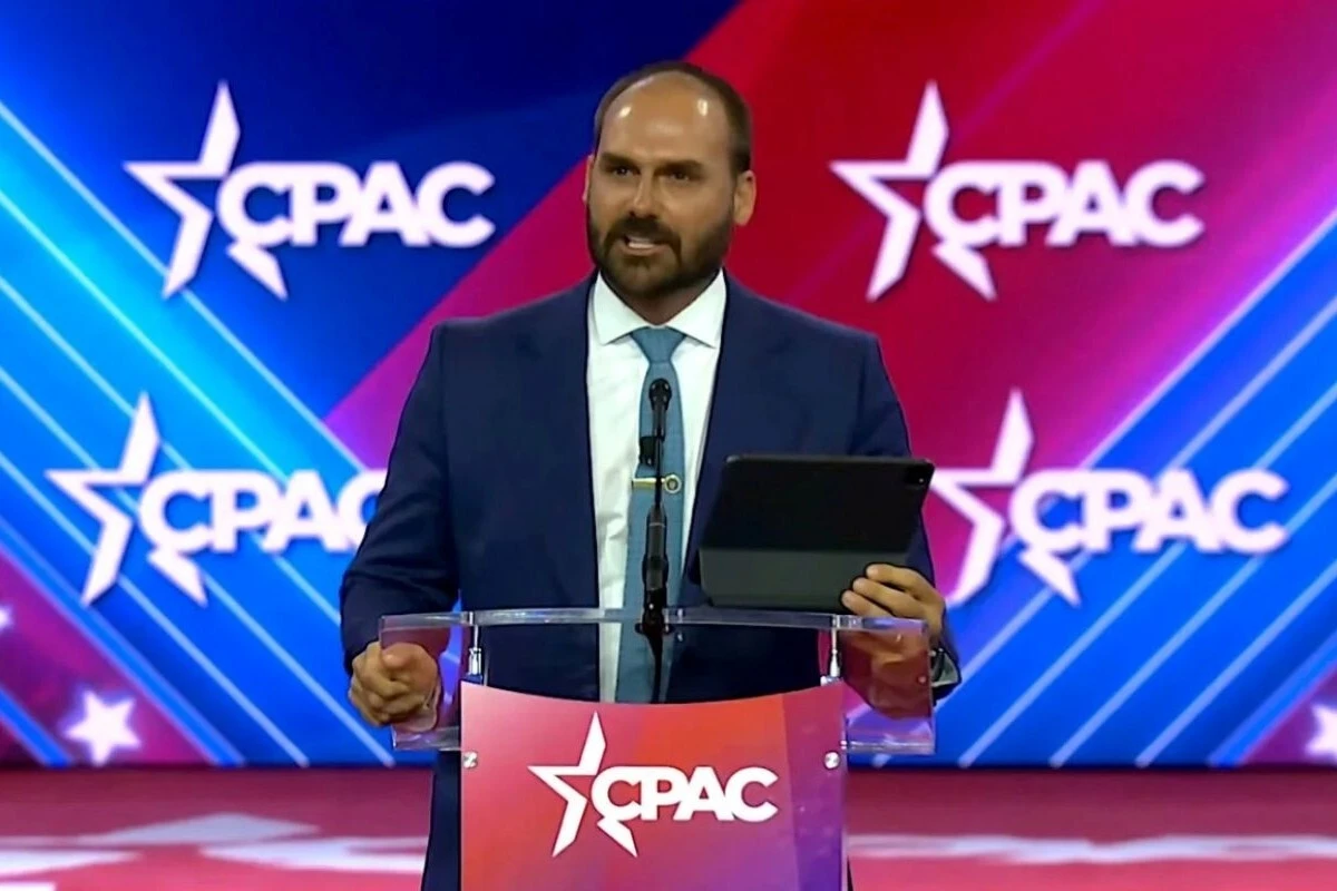 Eduardo Bolsonaro: “Se pudesse, dobrava salário dos meus assessores”