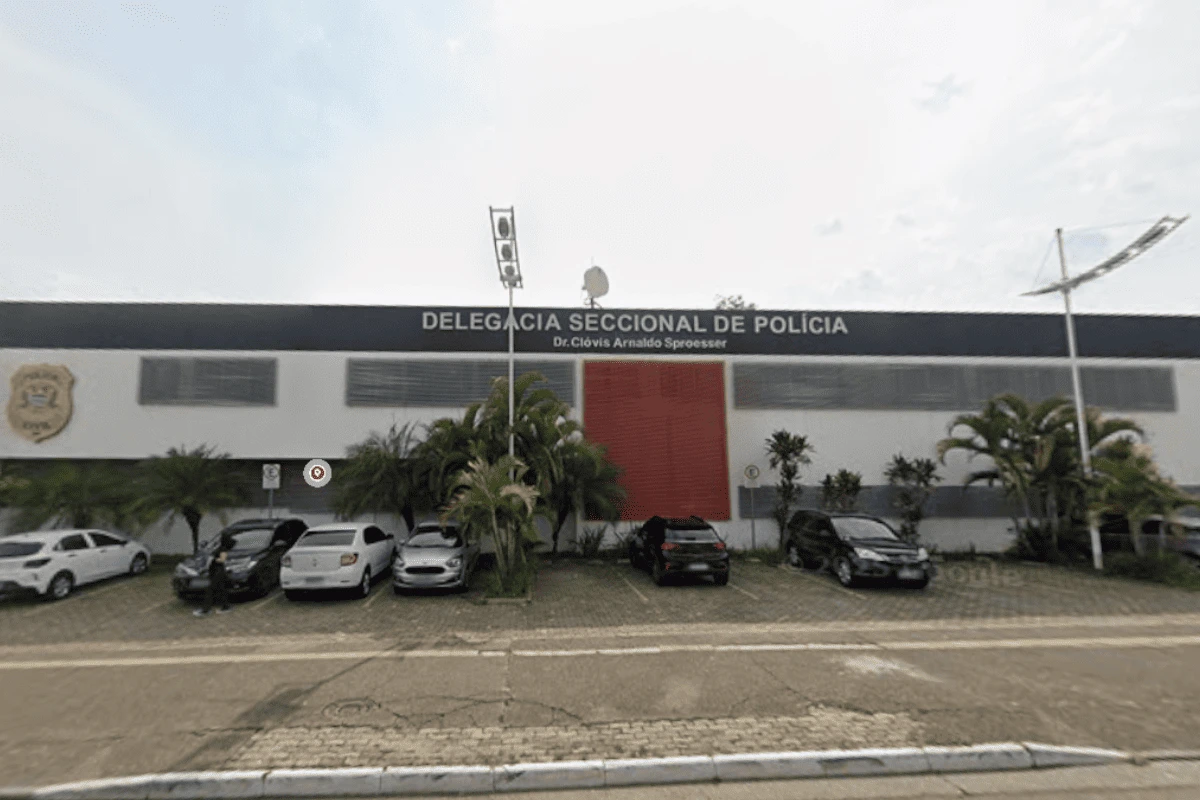 Fuga alucinada na contramão termina com prisão de motorista bêbado