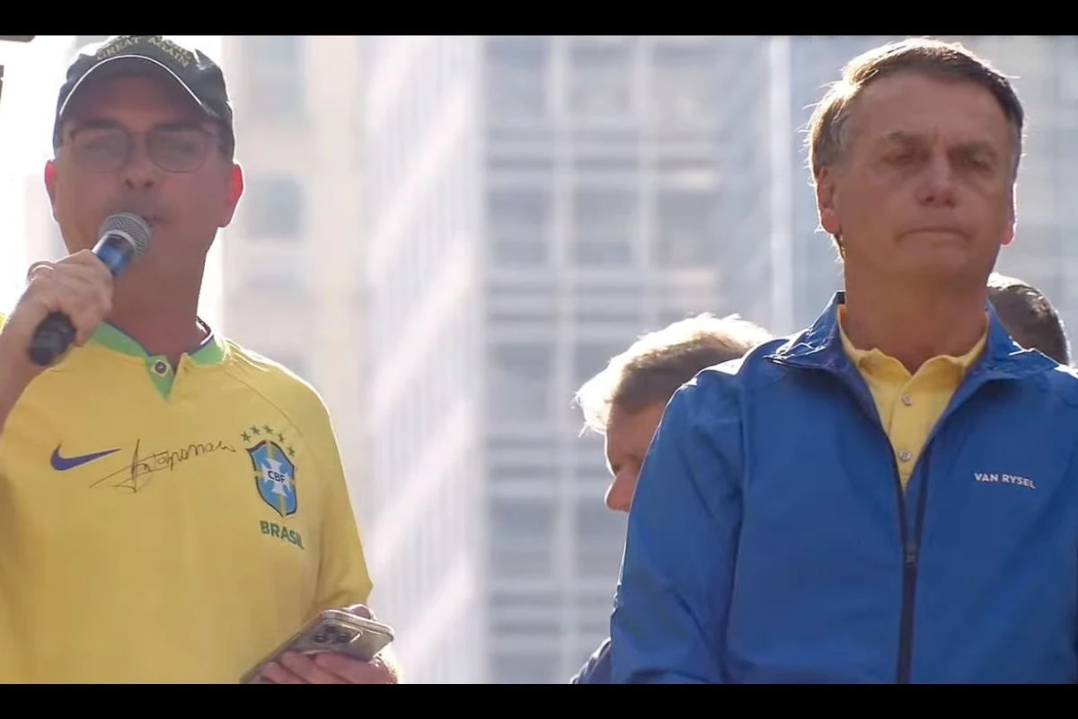Na Paulista, Flávio alega perseguição a Bolsonaro: “Não há provas”