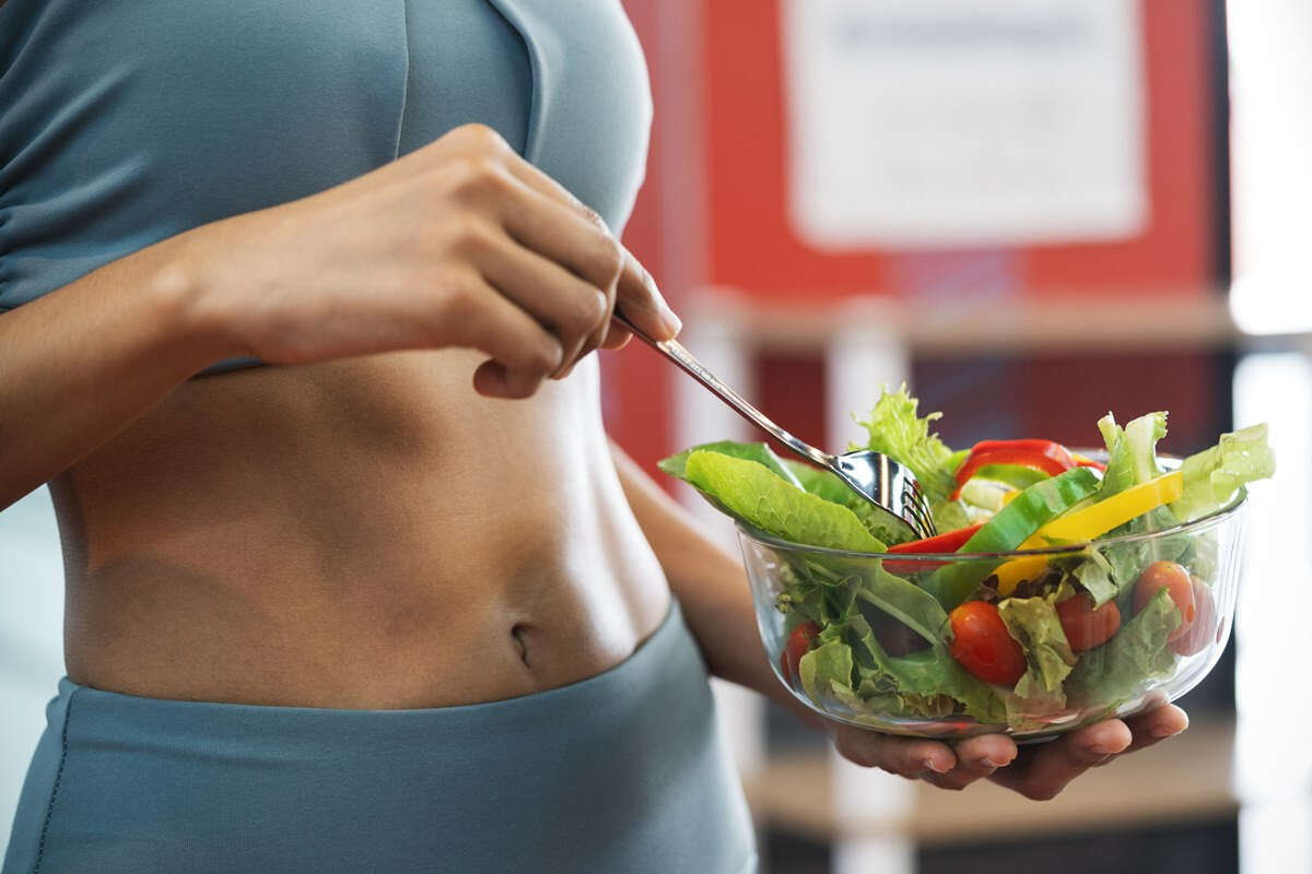 Como deve ser a dieta de mulheres para ganhar massa muscular