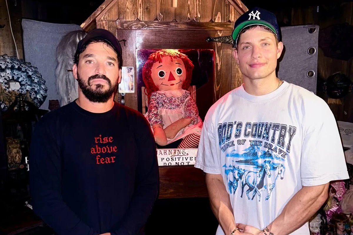 Conheça os novos donos da casa da boneca Annabelle, nos Estados Unidos