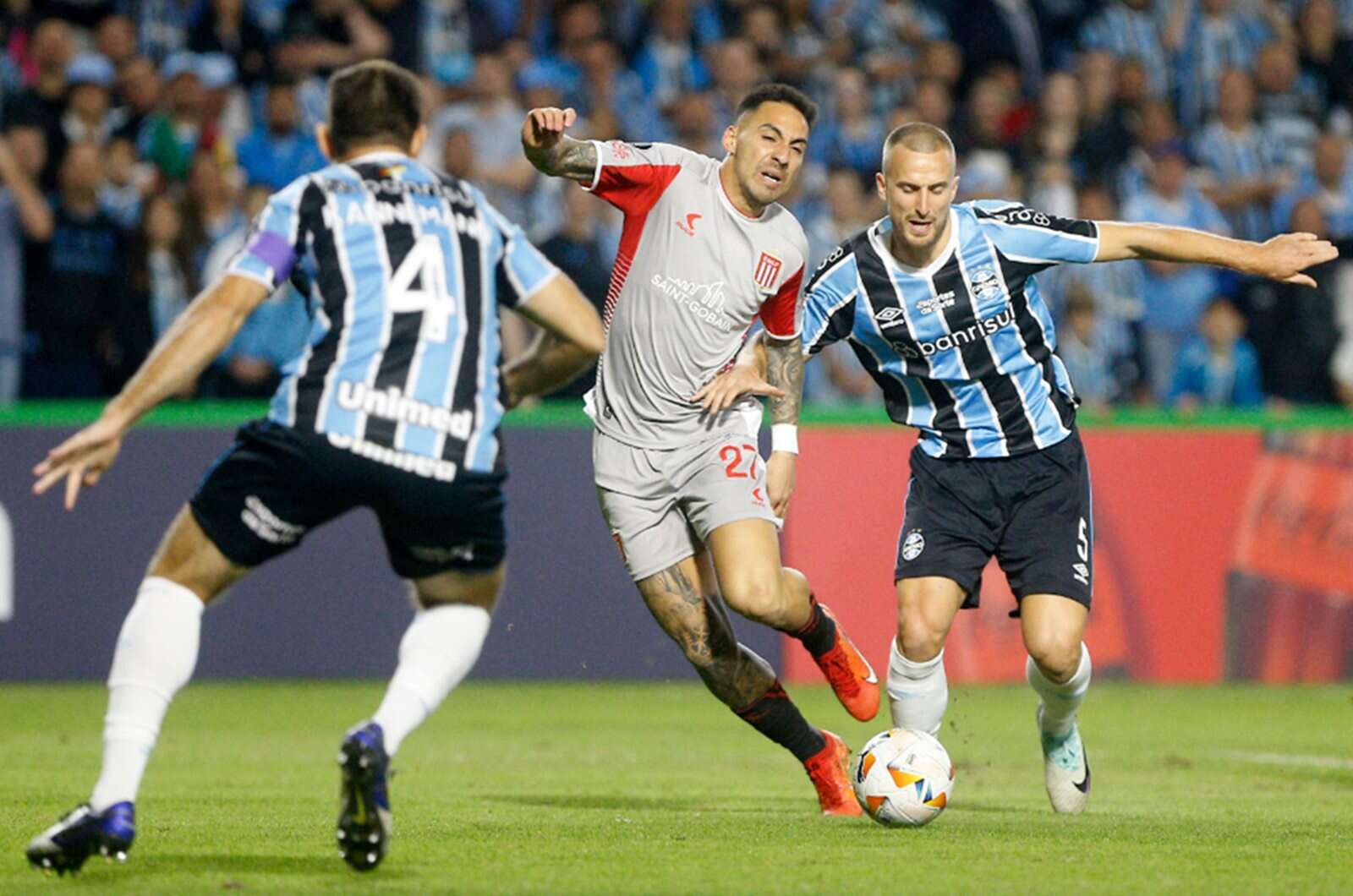 Grêmio empata e encara o Fluminense nas oitavas da Libertadores