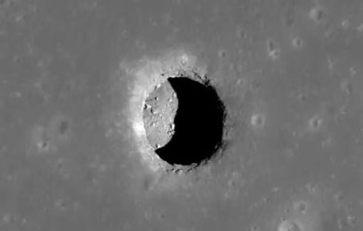 Cientistas descobrem 1ª caverna na Lua que poderia abrigar humanos