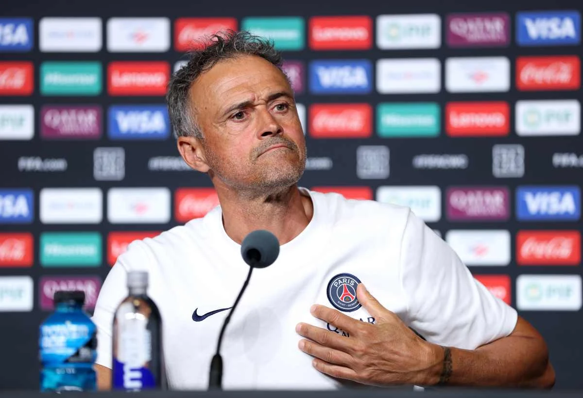 Luis Enrique detona gramados do Mundial: “Bola pula como um coelho”