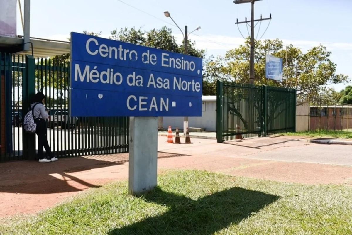 Escola da Asa Norte está sem professor de física há dois meses