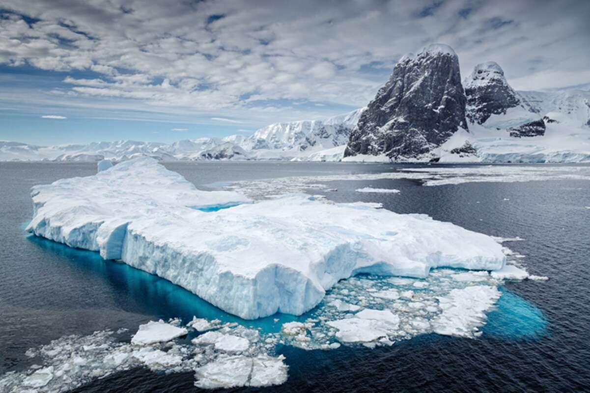 Derretimento de gelo desacelera corrente oceânica mais forte do mundo