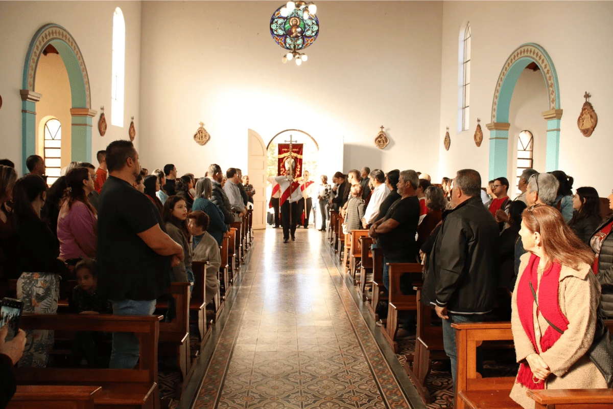 Mulher denuncia agressões de padre durante suposto exorcismo em igreja