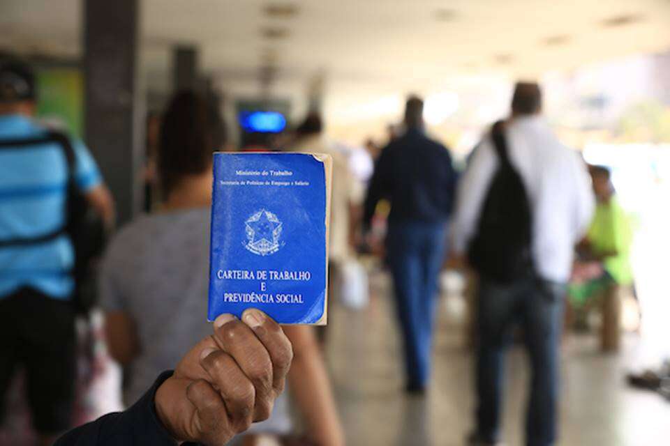 Negros representam 60% da força de trabalho no DF, mas ganham menos