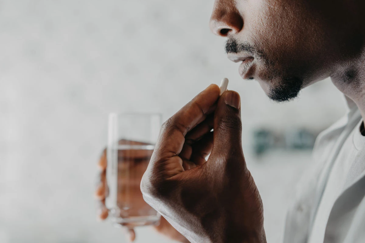 Nutricionista responde qual o melhor horário para tomar vitamina B12