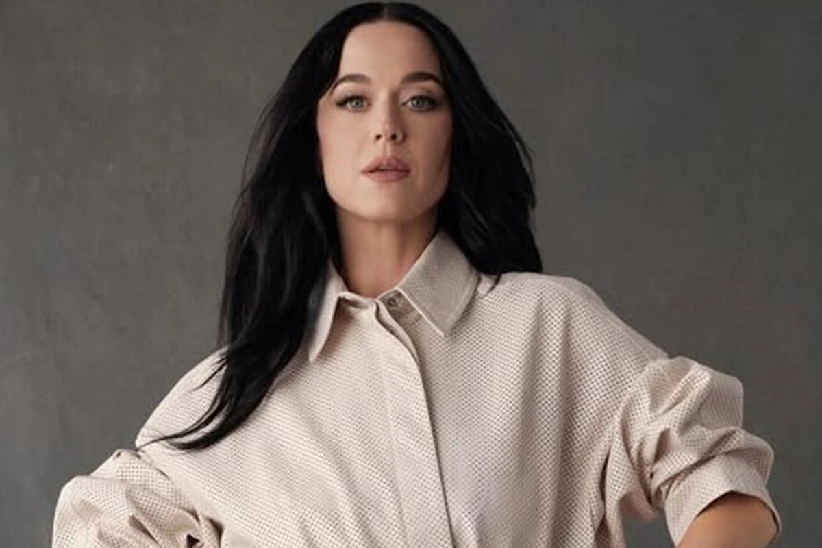 Vídeo: Katy Perry leva tombo durante apresentação de Part Of Me