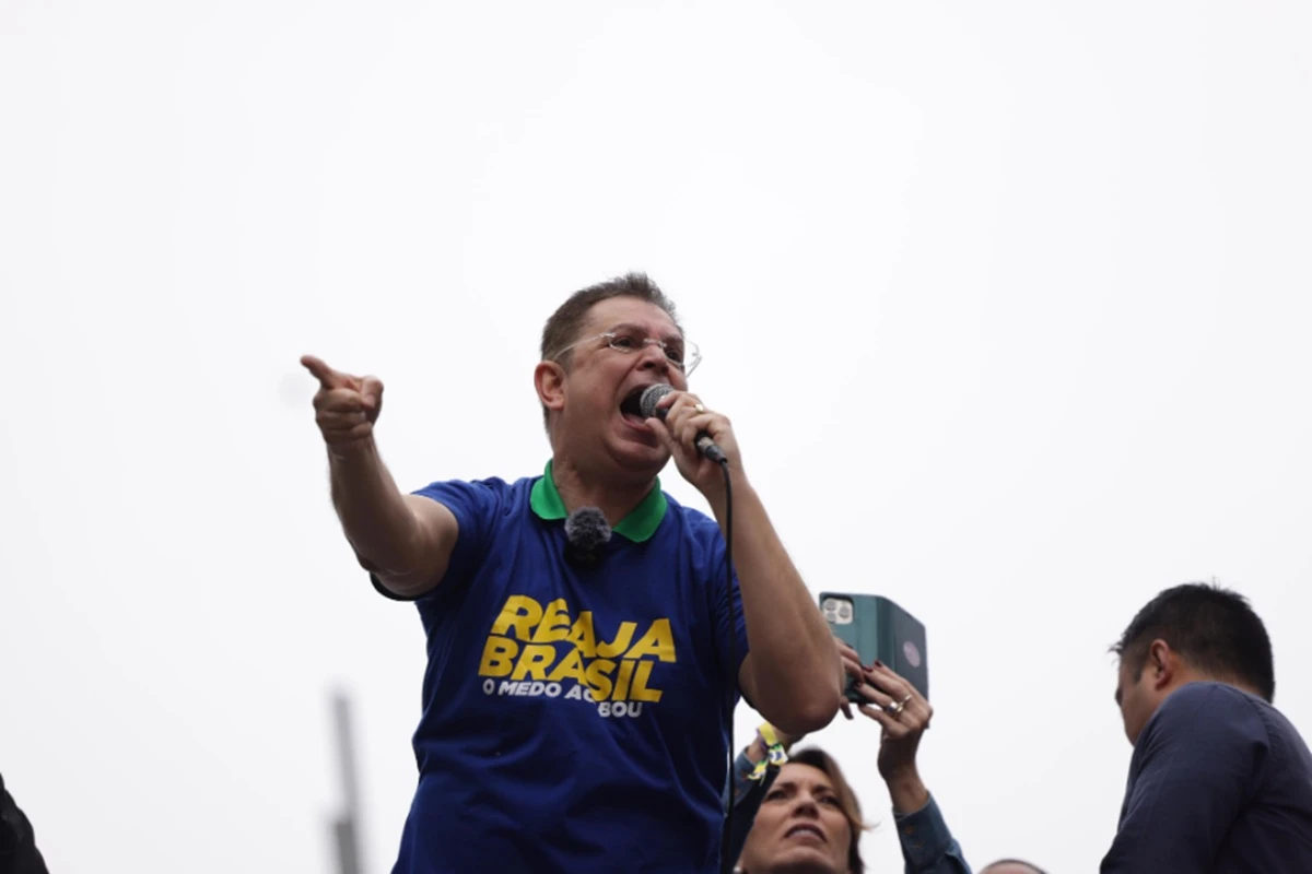 Líder do PL na Câmara diz que Moraes é “ditador” e “comete crime”