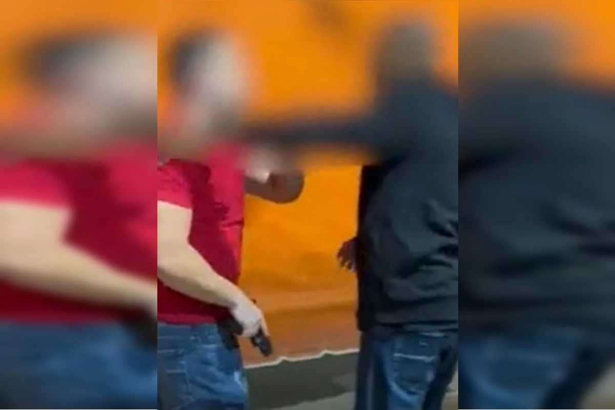 Vídeo: policial civil à paisana saca arma durante briga em bar no DF