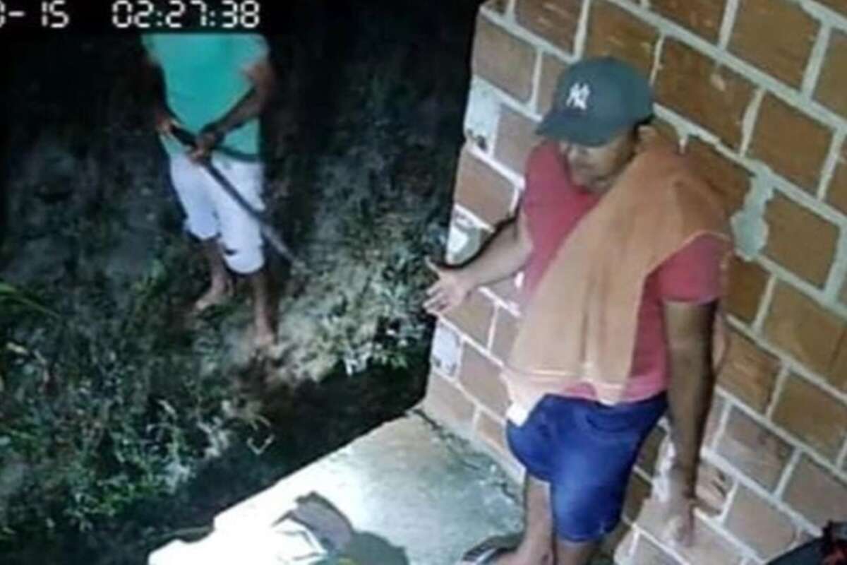 Que flagra: homem é pego furtando calcinhas e apanha de morador