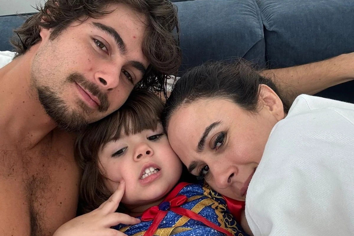 Vídeo: Tata Werneck chora ao revelar ausência em compromisso da filha