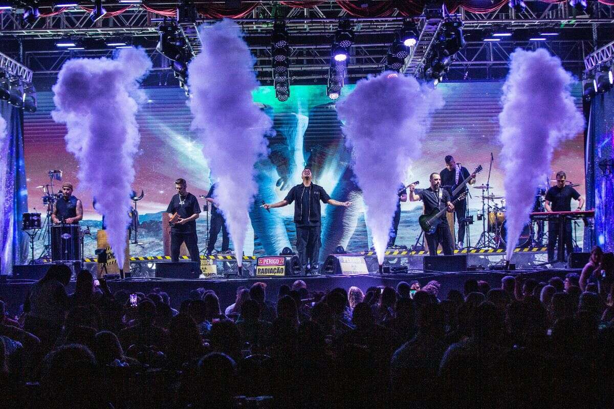 Em show lotado, Sorriso Maroto comemora turnê no Maracanã: “Sonho”