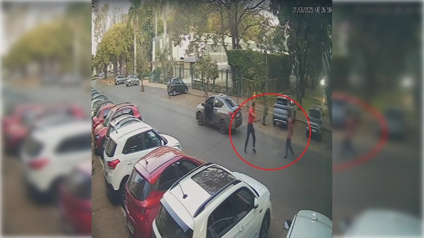Vídeo: motorista atira no chão e chuta homem em situação de rua