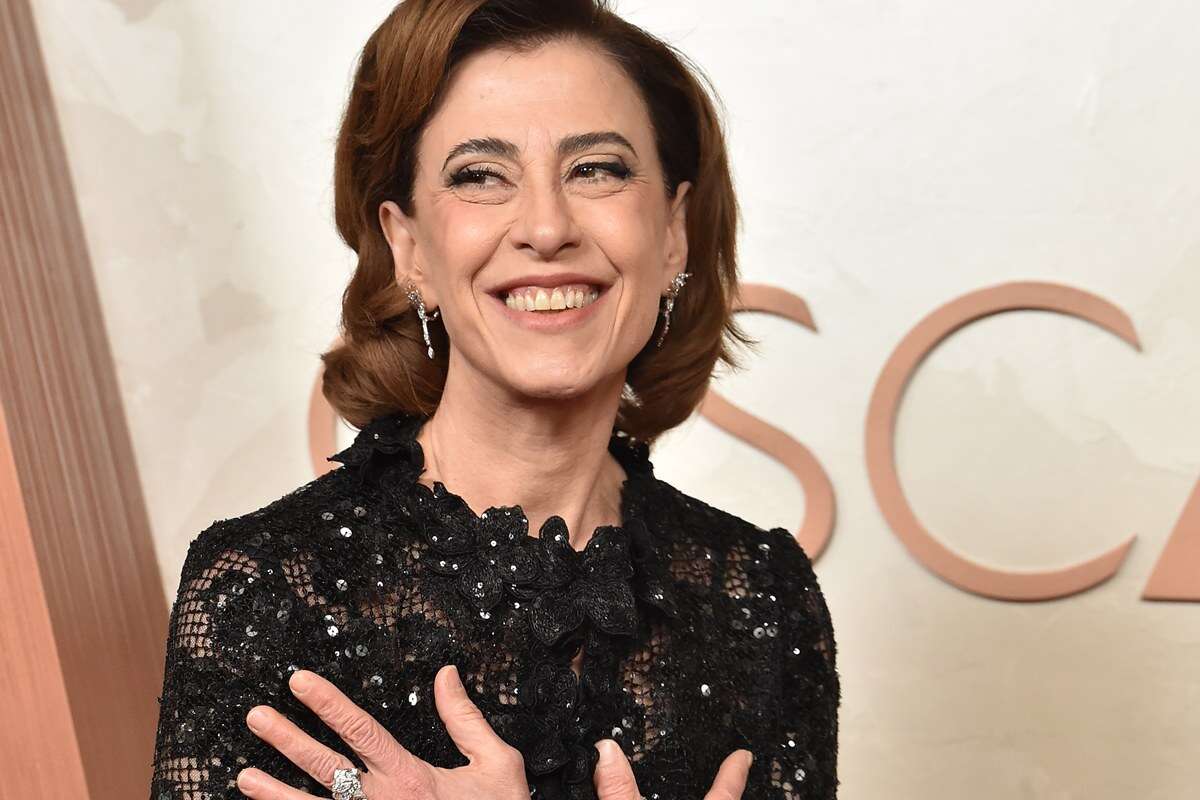 “Nós vamos sorrir. Sorriam”, diz Fernanda Torres após Oscar