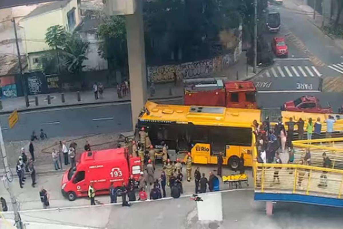 BRT: motorista que bateu em viaduto no RJ faz cirurgia nos tornozelos