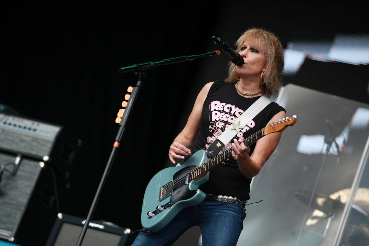 Vídeo: fã canta com Chrissie Hynde em show e emociona plateia