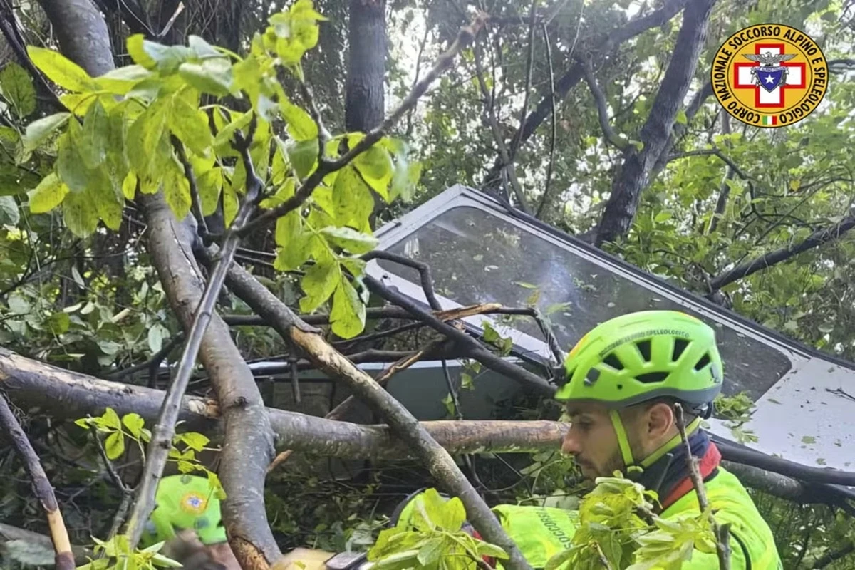 Queda de teleférico no sul da Itália 4 deixa mortos. Vídeo