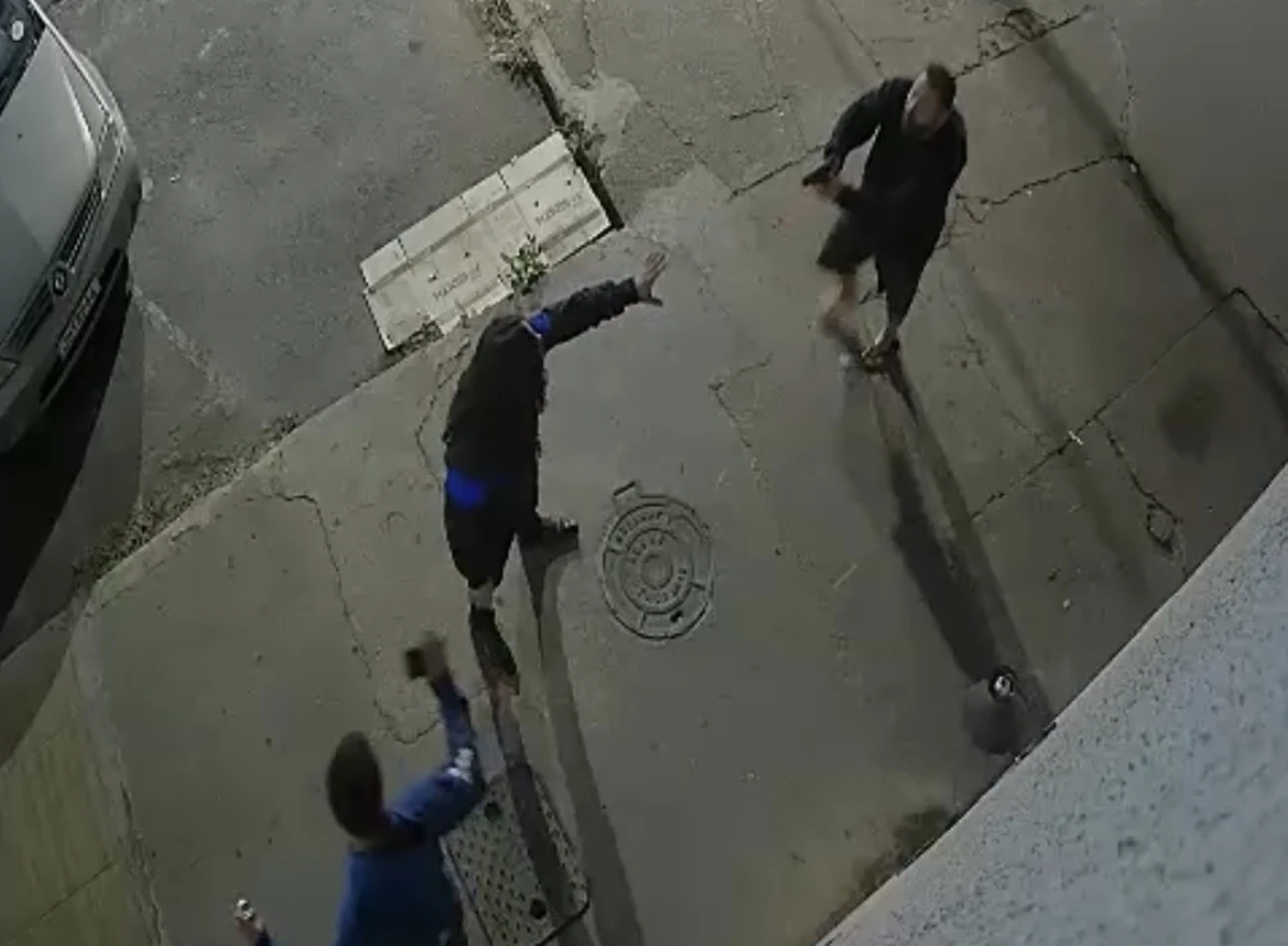 Vídeo: policial penal de MG aponta arma e chuta mulher e homem no DF