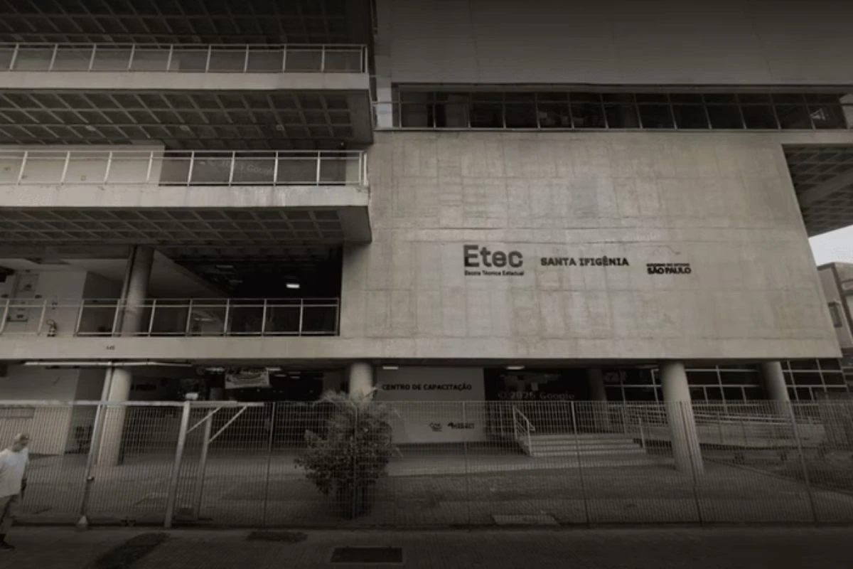 “Prejudicados”, dizem alunos de Etec em SP que está há 3 meses sem luz