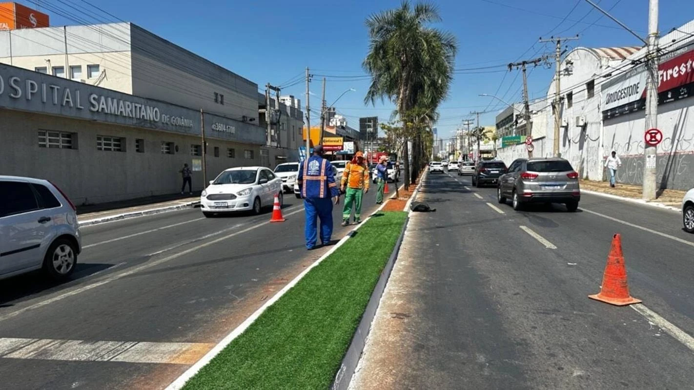 Goiânia: prefeitura aposta em grama sintética e divide opinião pública