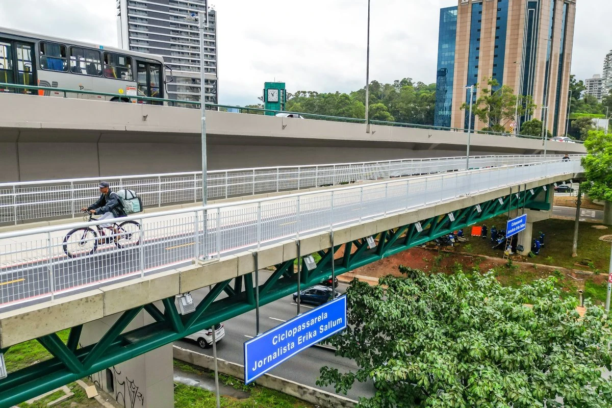Ciclopassarela reduz em 40% número de ciclistas em ponte na zona oeste