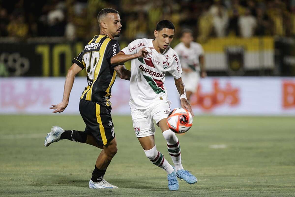 Com golaço no final, Fluminense é derrotado pelo Volta Redonda