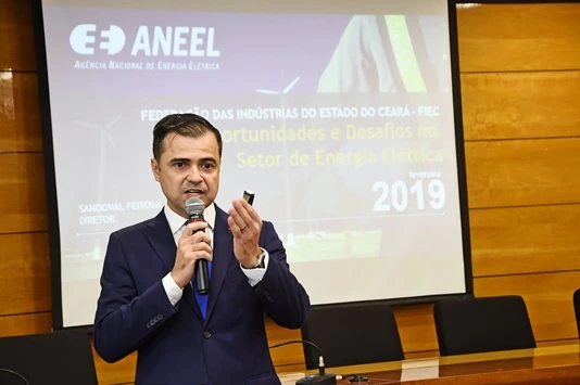 Ministro pede investigação contra Aneel por suposto interesse escuso