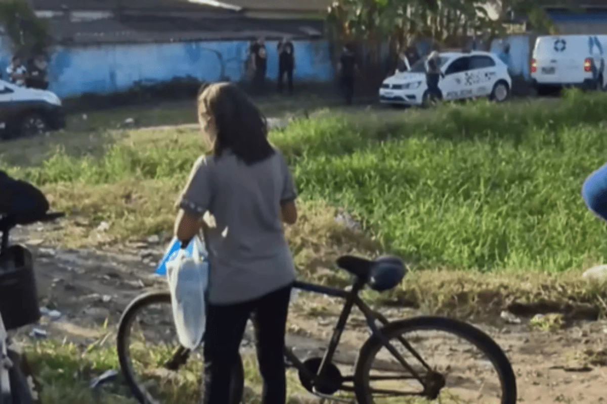 Homem é encontrado morto embrulhado em saco plástico no litoral de SP