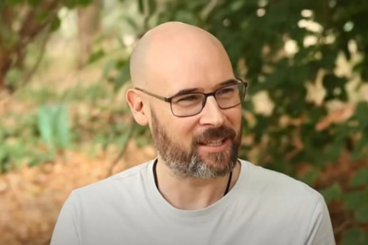 Com Alzheimer aos 41, homem lista sinal comum da doença que ignorou