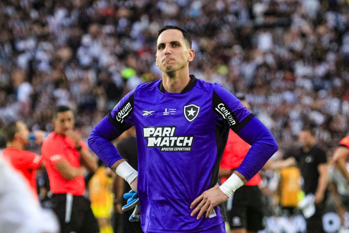 Goleiro do Botafogo é anunciado por time paraguaio. Veja qual