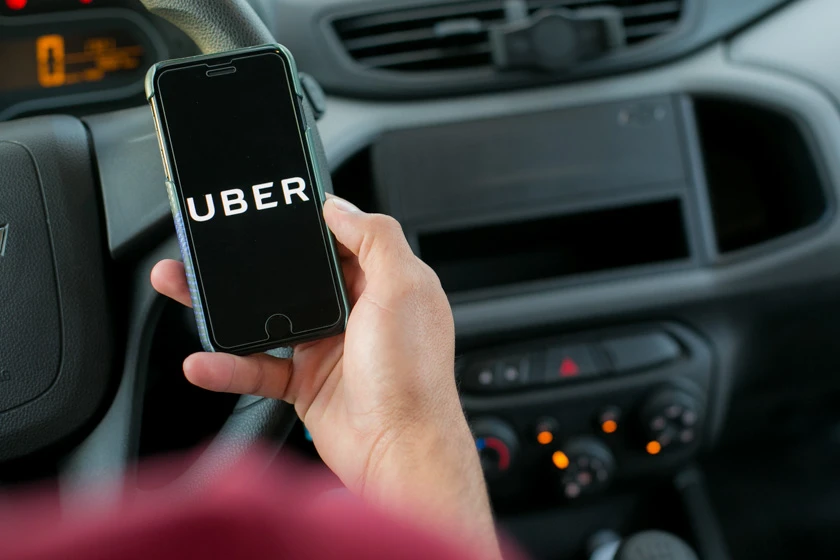 Uberização: PGR é contra vínculo trabalhista entre motoristas e apps