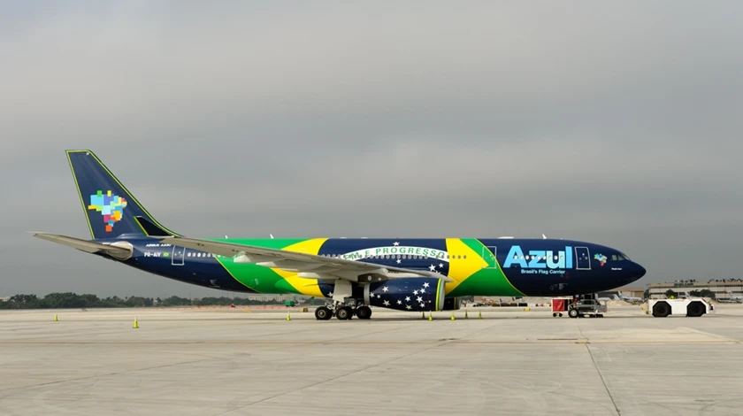 Azul vende voo para COP com duração de 23h e tarifa de até R$ 24 mil