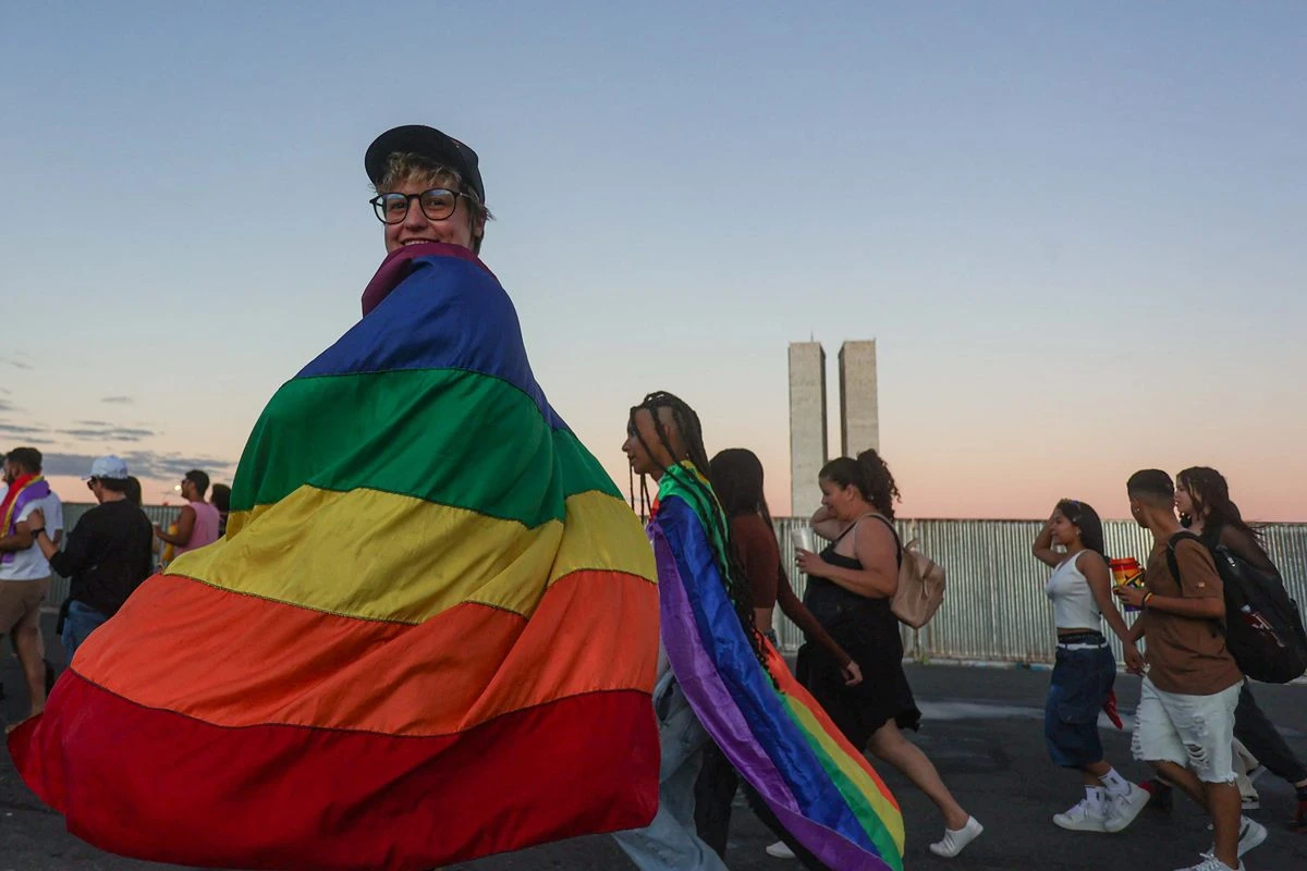 Deputadas do PSol pedem moção de louvor às mulheres “lésbicas e sapatonas”