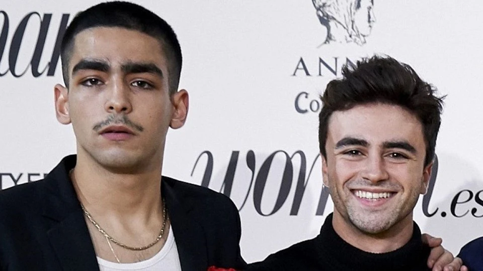 Omar Ayuso e Itzan Escamilla anunciam saída do elenco de Elite