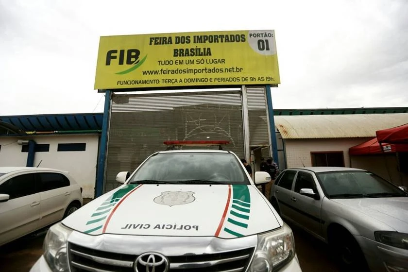 PCDF prende traficantes com drogas em estacionamento da Feira do Paraguai
