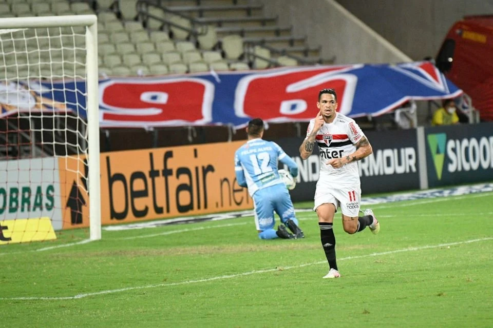 São Paulo vence o Fortaleza fora de casa e é o terceiro do Brasileirão