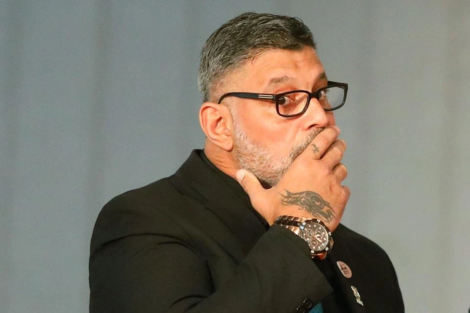Ofensas contra Caetano Veloso doem no bolso da direita. Entenda a treta