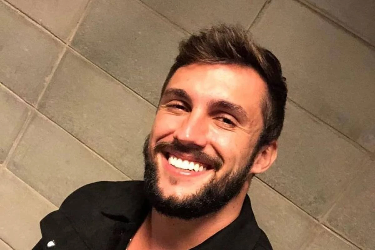 Arthur Picoli é anunciado como comentarista mas desmente notícia