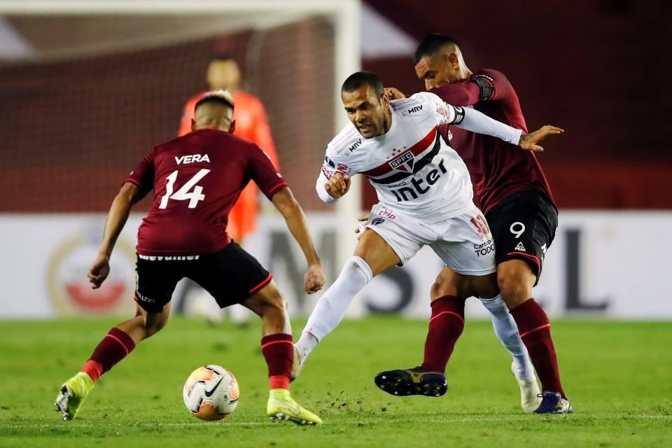 São Paulo joga bem, mas acaba derrotado pelo Lanús na Sul-Americana