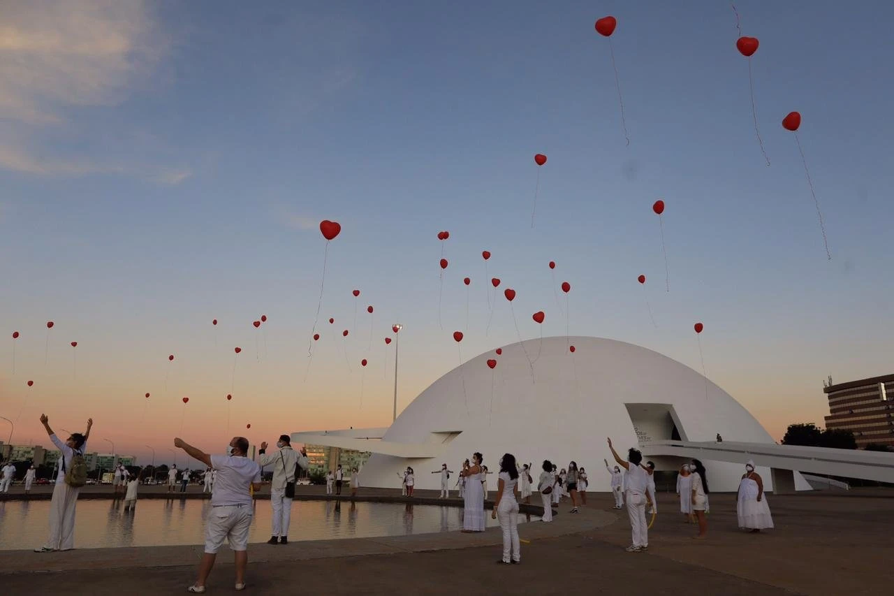 CLDF vota projeto para socorro de 4,3 mil artistas de Brasília na pandemia